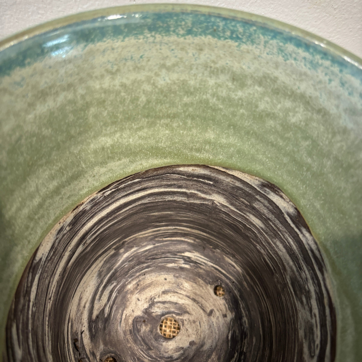 TONiC Ceramics Marbled Vessel - Green Tea