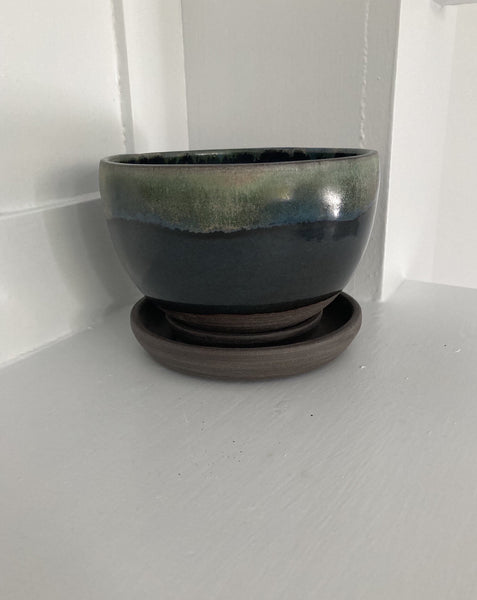 Ceramic wobble planter #20